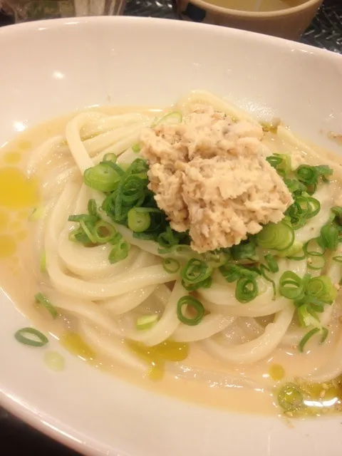 はなまるうどん、豆乳鶏ゴマうどん|いぐあなさん