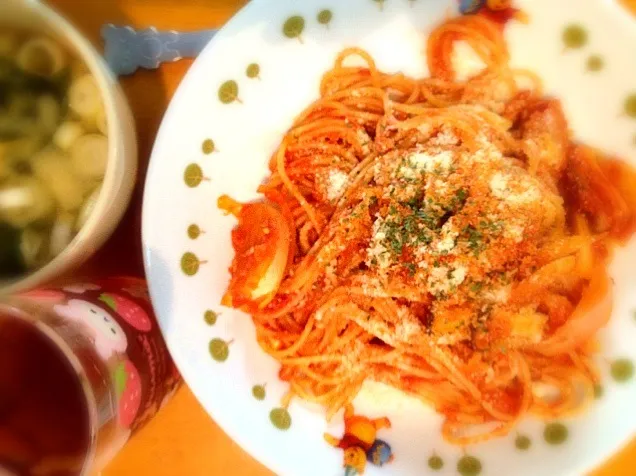 Snapdishの料理写真:トマトソースパスタランチ|水野愛日(ミズノマナビ)さん