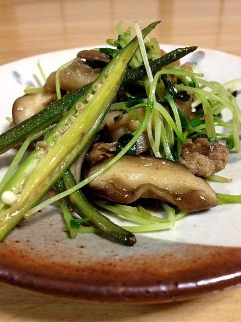 豆苗と椎茸のにんにく醤油炒め|rinさん