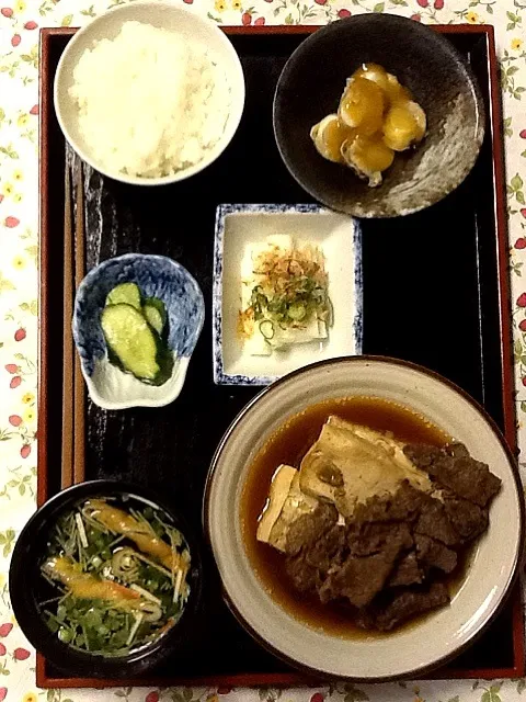 肉豆腐、ホタテ酢味噌、長芋短冊切り梅肉かけ、吸い物、塩麹漬けキュウリ|tetsuさん