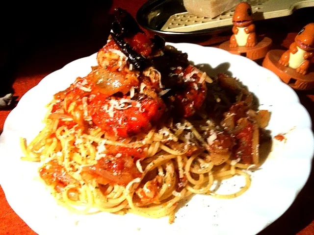 ブラックタイガーのコンフィを添えた濃厚トマトソースパスタ|つばささん