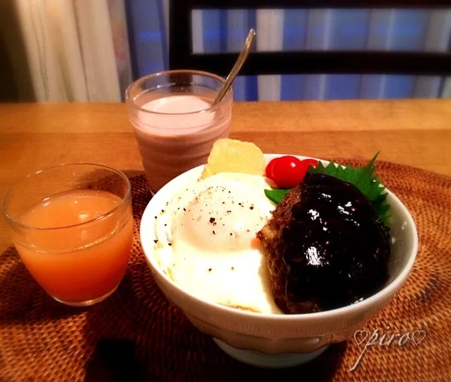 Snapdishの料理写真:😄ハンバーグ丼 味噌ソース😄Miso sauce on rice hamburger|ピロさん