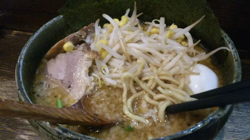 特みそこってりでしたがまろやかで美味い。油も麺の量も適度でいい感じです。これで安ければ。|SATOSHI OOCHIさん