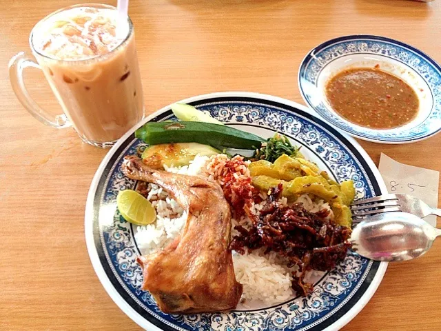 Snapdishの料理写真:Mat Ayam Kampung|884さん