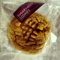 my packaged peanut butter cookies|david bentonさん