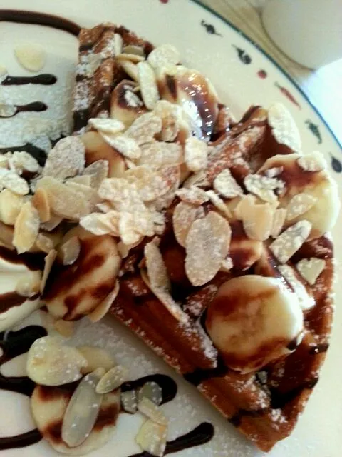 caramel ,banana and walnut waffles|sim siew yingさん