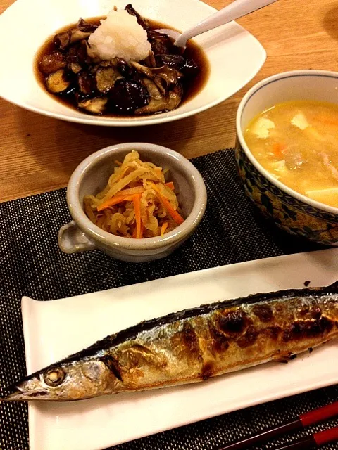 Snapdishの料理写真:秋刀魚塩焼き・切り干し大根・豚汁・茄子と舞茸の揚げ浸し|ayuさん