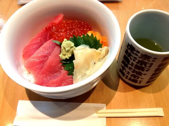 築地の海鮮丼|ゆりこさん