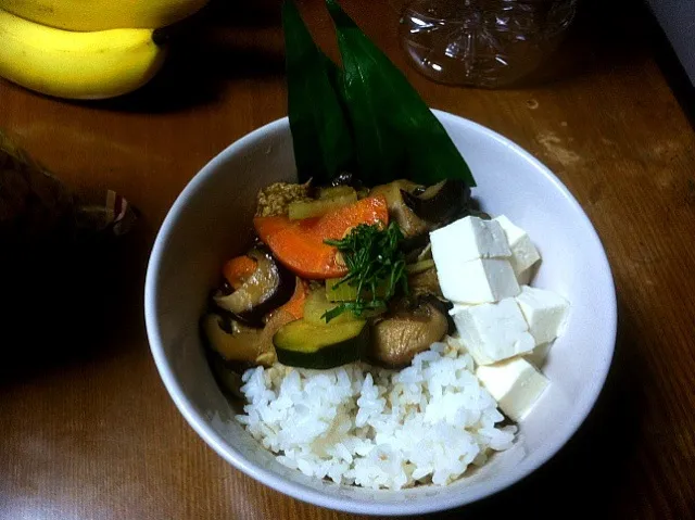 Rainy day golden curry!|M Henry Ahearnさん