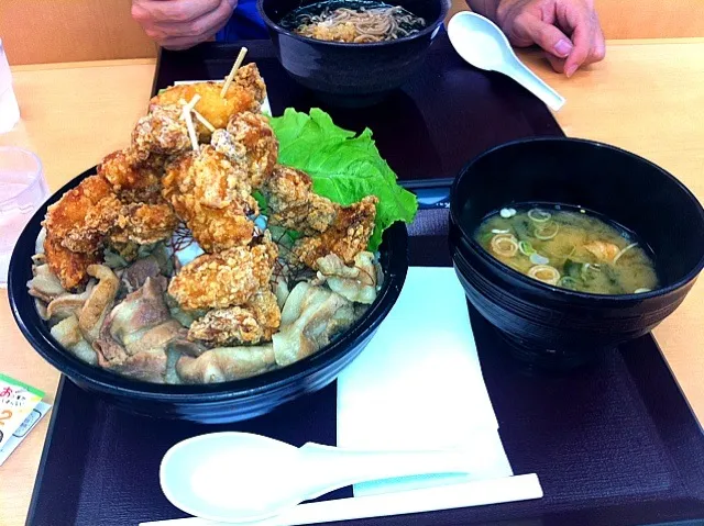 Snapdishの料理写真:キャンプファイヤー丼|けーすけさん