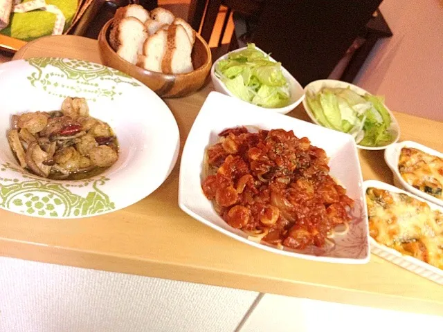 エビとキノコのアヒージョ、トマトパスタ、カボチャグラタン|eriさん