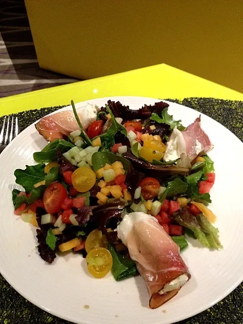 Snapdishの料理写真:French salad in Paris!|Don Prosserさん