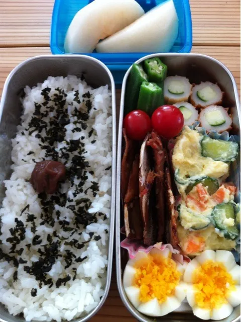 Snapdishの料理写真:鯵のみりん干し  ポテトサラダ  ちくわキュウリ  塩麹ゆで卵  オクラ   梨|かわまきまきさん