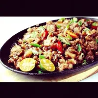 Snapdishの料理写真:Sizzling Sisig :) yum|Fernika Gaelさん