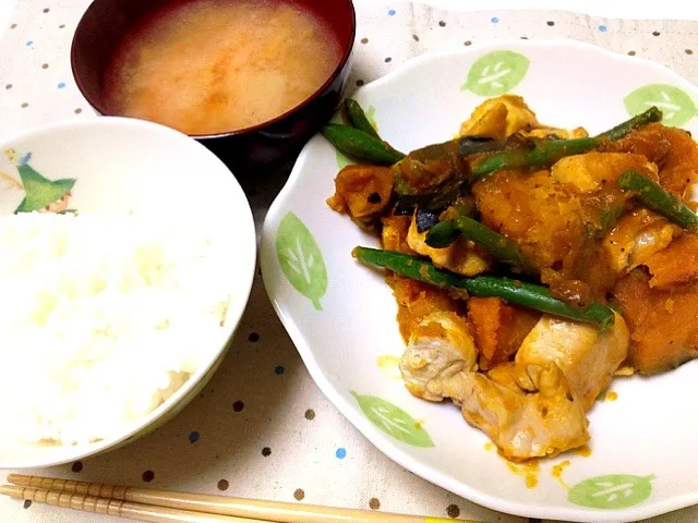 Snapdishの料理写真:鶏肉とかぼちゃのサッパリ煮|macky0426さん