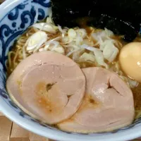 豚骨しょうゆラーメンとギョウザ|ミルチールさん