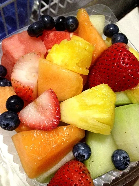 Snapdishの料理写真:Assorted fruit bowl|SPGさん