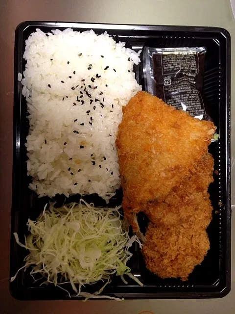 Snapdishの料理写真:とんかつがんこ 弁当|ばーさんさん