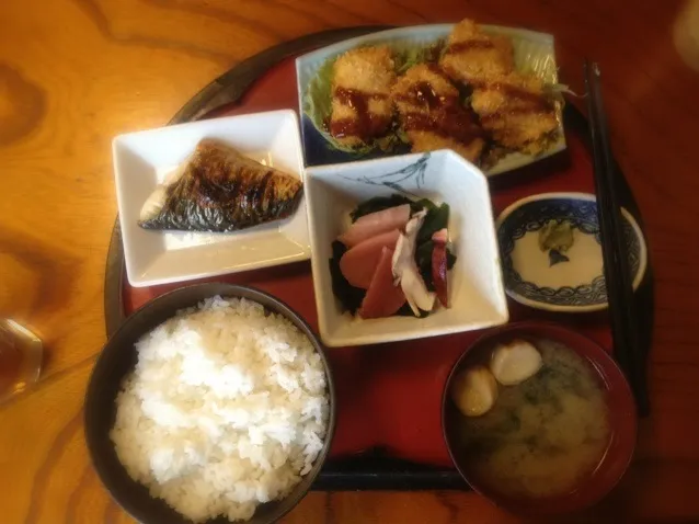 Snapdishの料理写真:ヒレカツ＆刺身＆サバ焼き定食|くどぅーん。さん