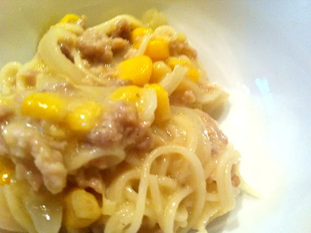 Snapdishの料理写真:mayo, corn, meat & angelhair|boneyingさん