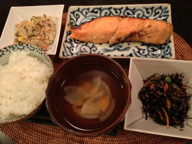 昨夜はがっつり和食でした。ひじきにおからは二大おふくろ系お惣菜(^ ^)|松浦有里さん