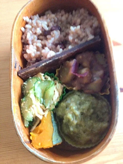 【今日のお弁当】小豆ご飯、サツマイモのくず練り、切り干し大根のナムル、小松菜の蒸しケーキ|yuccaさん