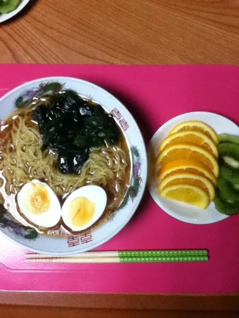 My own vertion of shouyu ramen with fruits as dessert...|jean yamahataさん