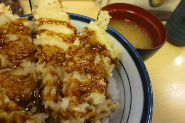 鶏天丼 カレーだれを頂きました。(天丼 てんや 北浦和)|momongatomoさん