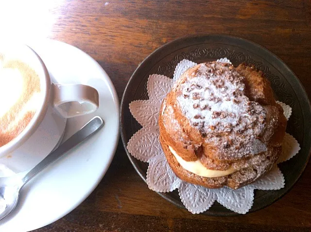 Snapdishの料理写真:カフェクレームとシュークリーム|Yukaさん