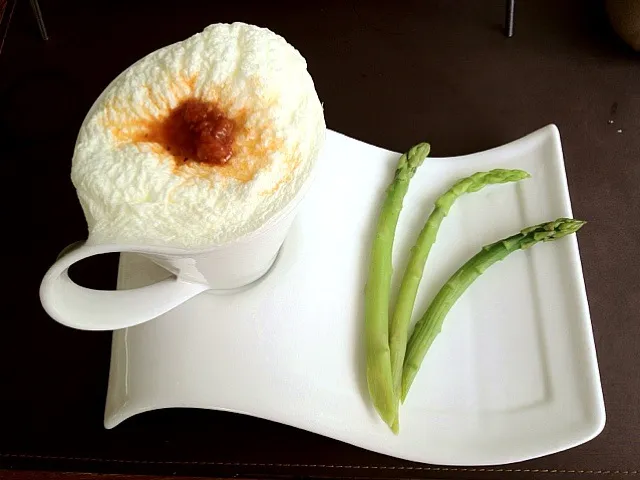 Fluffy Egg Whites with Stewed Tomato and Asparagus|6畳フィットネスさん