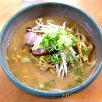 Snapdishの料理写真:北海道 味噌ラーメン|愛美さん