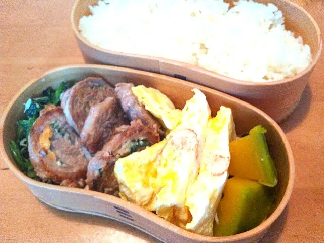 Snapdishの料理写真:肉巻きとかぼちゃの煮物、明太たまご弁当|たにゃきちさん