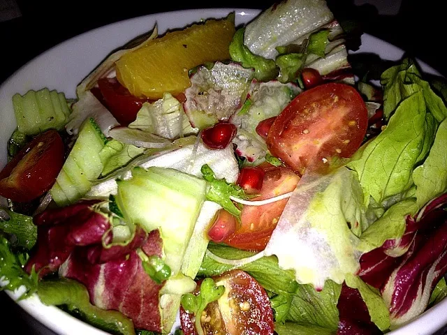 Green Leaves Salad with Pomegranate and Pomelo|6畳フィットネスさん