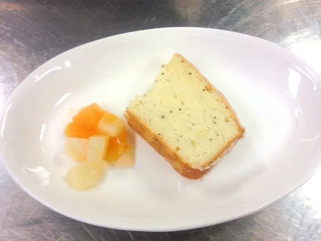 Lemon poppyseed drizzle cake|kazuko Tsujiさん