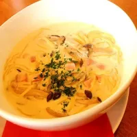 Snapdishの料理写真:牡蠣とベーコンのクリームパスタ♡|きみりんさん