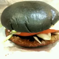 Snapdishの料理写真:Burger King Kuro Burger|Aaron Johnsonさん