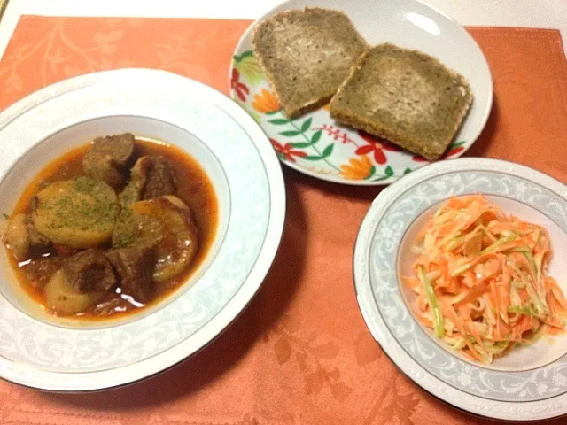 牛肉の赤ワイン煮|いつきさん