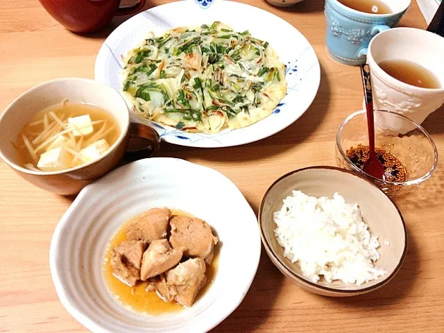 Snapdishの料理写真:ニラチヂミ、鶏胸肉の煮付け、もやしスープ|みゆさん