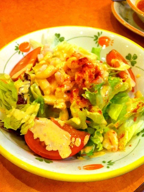 Snapdishの料理写真:Salada com camarão|lucia inoueさん