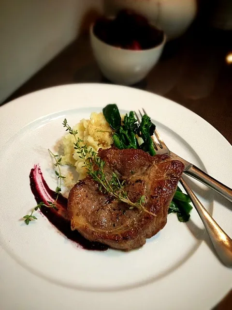 Pork chop,cherry mustard,mash potato,baby kale.|rick chanさん