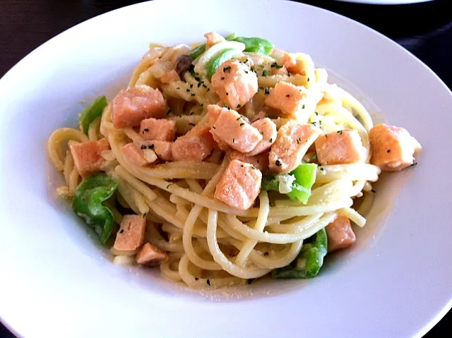 Salmon Spaghetti with Cream Sauce|Agnes Jeoさん