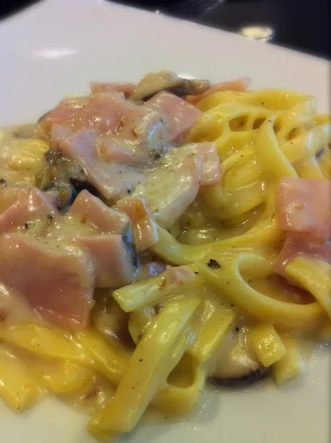 Cream sauce Pasta|Pim Patanasuthikulさん