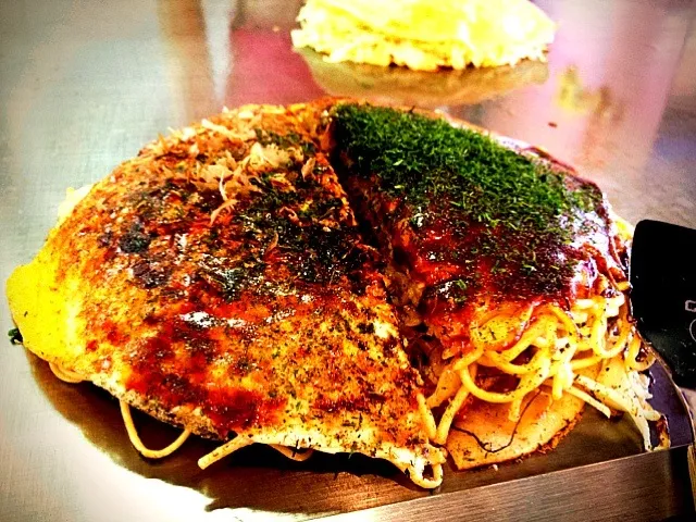 Snapdishの料理写真:かっぴーさんのせえちゃんデラックスそば入りとネギ焼きそば入り♡|ちび隊長さん