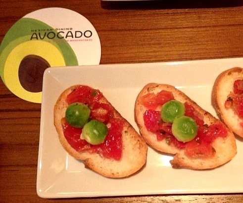 トマト🍅とアボカドのブルスケッタ @Mexican Dining AVOCADO