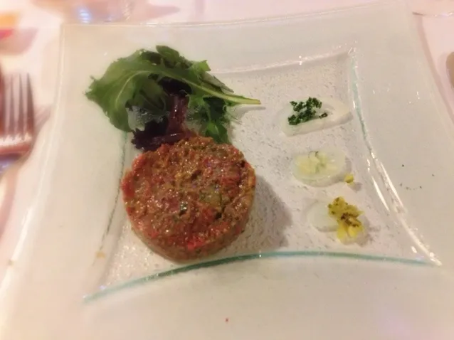 Snapdishの料理写真:Tartare de bœuf|mgmさん