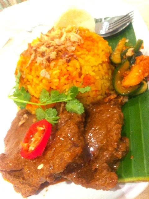 Beef rendang with briyani rice|skyblueさん