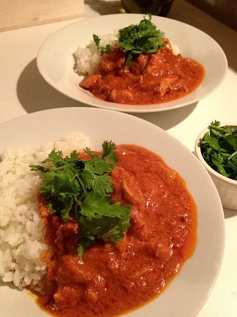 三宿家バターカレーできあがりー。パクチーたっくさんが美味しいんですよ|Jin Mishukuさん