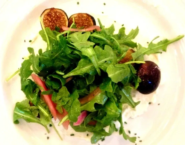 K & J Farms Roasted #Fig #Salad with Rucola and Goat Cheese from SolBar|sooprcoolchicaさん