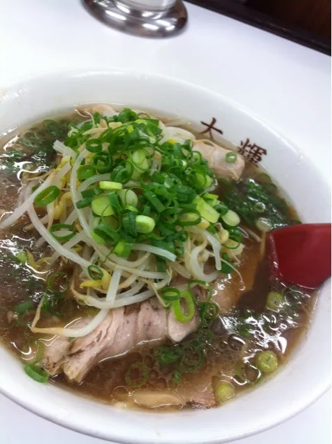 Snapdishの料理写真:しょうゆラーメン チャーシュー追加(脂身)|Makoto Kさん