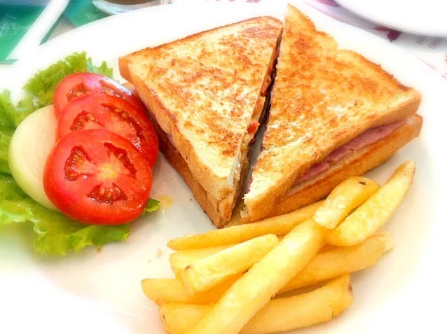 Grilled ham cheese sando|Soiさん